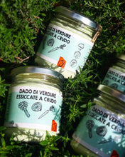 Carica l'immagine nel visualizzatore di Gallery, Dado vegetale di verdure essiccate